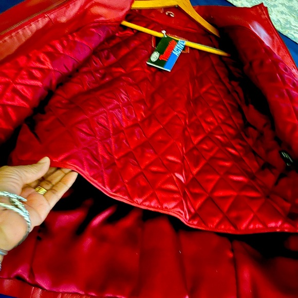 Women Leather Jacket with Removable Lining - Picture 2 of 16